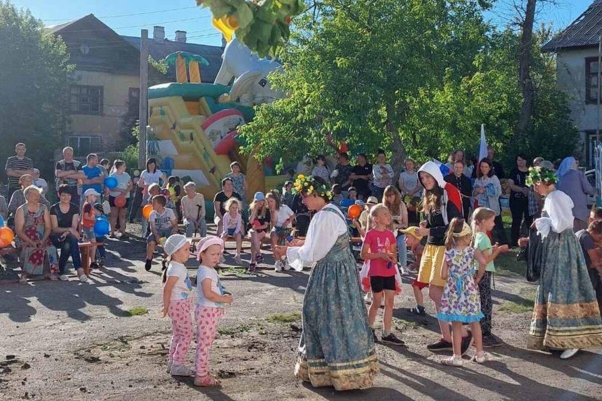 Народные гуляния